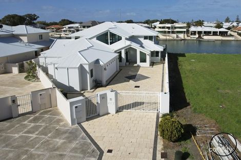 Property photo of 11 Reverie Mews Halls Head WA 6210