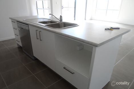 Property photo of 41 Bounty Circuit Eli Waters QLD 4655