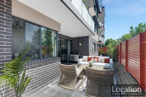 Property photo of 2/3-5 Linden Street Toongabbie NSW 2146