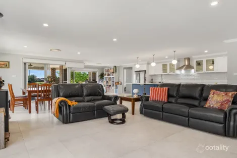 Property photo of 135 Diamond Drive Orange NSW 2800