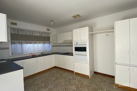 Property photo of 18 Merrilands Road Reservoir VIC 3073