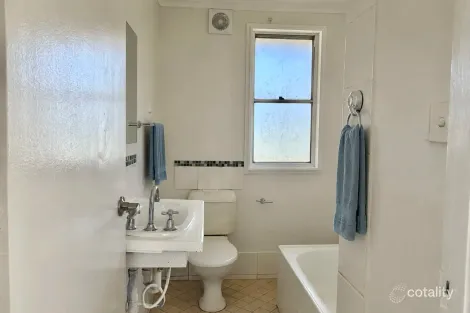 Property photo of 4 Bailey Crescent Armidale NSW 2350