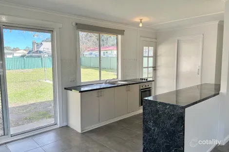 Property photo of 4 Bailey Crescent Armidale NSW 2350