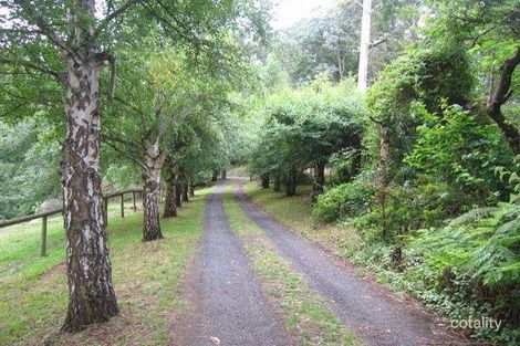 Property photo of 100 Brisbanes Road Cockatoo VIC 3781