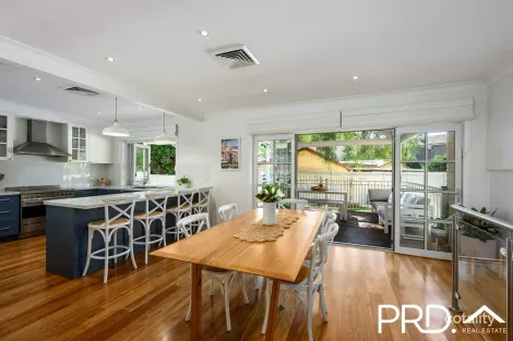 Property photo of 19 Sylvan Grove Picnic Point NSW 2213