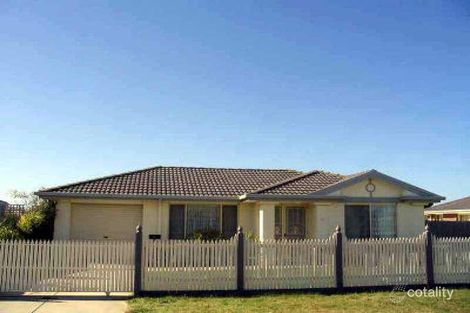 Property photo of 4 Linmac Drive Hampton Park VIC 3976