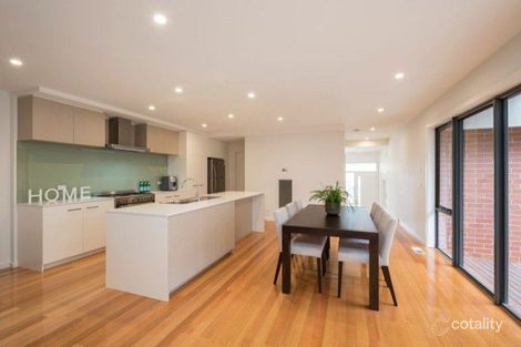 Property photo of 30 Pindan Court Mount Waverley VIC 3149