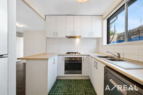 Property photo of 2 Coral Court Glen Waverley VIC 3150