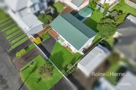 Property photo of 2 Mareela Avenue Booker Bay NSW 2257
