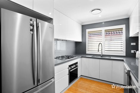 Property photo of 43 Explorers Way St Clair NSW 2759