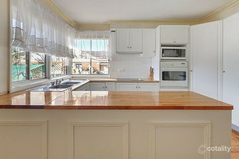 Property photo of 32 Bungarra Crescent Chipping Norton NSW 2170