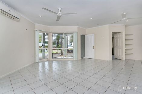 Property photo of 9 Summerhill Drive Mooroobool QLD 4870