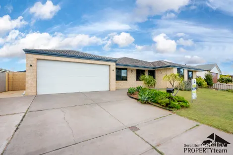 8 Brittania Pde, Wandina, WA 6530