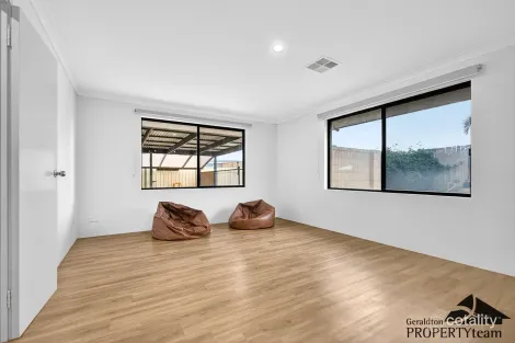Property photo of 8 Brittania Parade Wandina WA 6530