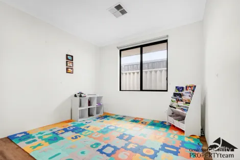 Property photo of 8 Brittania Parade Wandina WA 6530