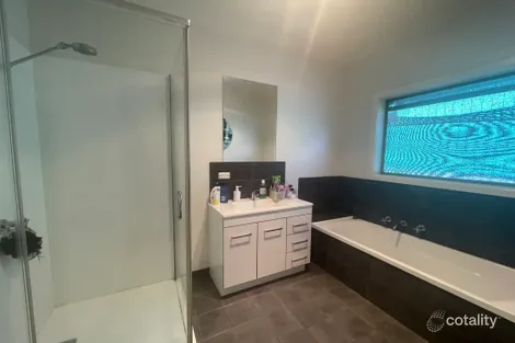 Property photo of 14 Lake Street Shepparton VIC 3630