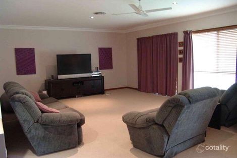 Property photo of 2 Yellowash Court Bonogin QLD 4213