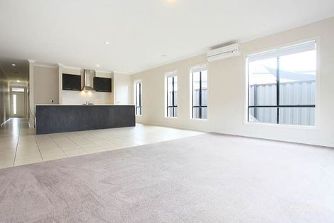 Property photo of 6 Domain Way Craigieburn VIC 3064