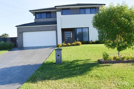 Property photo of 18 Banool Circuit Bomaderry NSW 2541