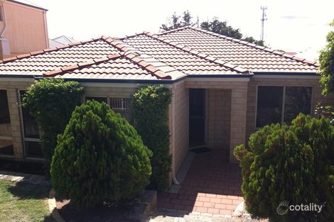 Property photo of 28 Halmstad Circle Mindarie WA 6030