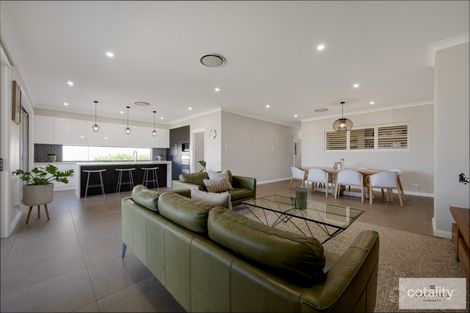 Property photo of 40 Peak Drive Hillvue NSW 2340