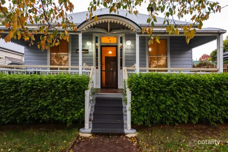 1 Warren St, East Toowoomba, QLD 4350