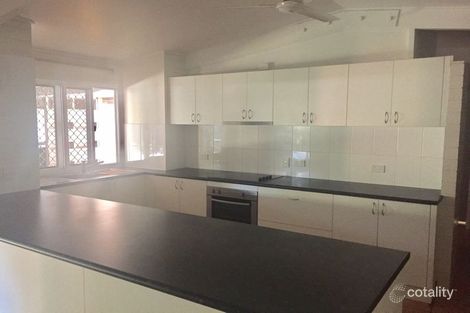 Property photo of 10 Allowgu Walk Rocky Point QLD 4874