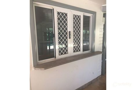 Property photo of 10 Allowgu Walk Rocky Point QLD 4874