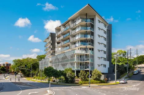 70/68 BENSON ST, TOOWONG, QLD 4066