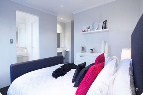 5a Lindley St, Embleton, WA 6062