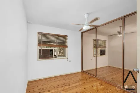 Property photo of 2 Varuna Place Doonside NSW 2767