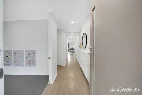 Property photo of 5 Harry Drive Thornhill Park VIC 3335