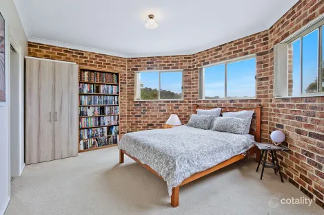 Property photo of 5 Garden Circle Berrambool NSW 2548