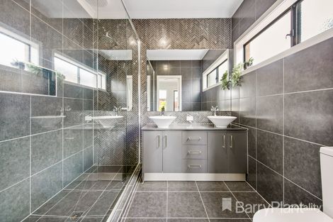 Property photo of 17 Long Forest Avenue Harkness VIC 3337