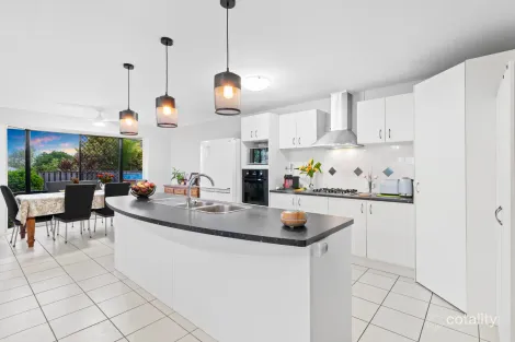 Property photo of 4 Burnside Place Forest Lake QLD 4078