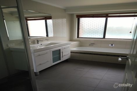Property photo of 16 Cadell Drive Helensvale QLD 4212