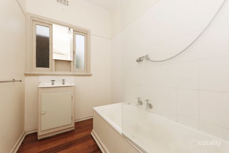 Property photo of 52 Grenfell Road Mount Waverley VIC 3149