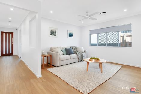 Property photo of 4 Honeyeater Lane Deebing Heights QLD 4306