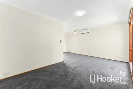 Property photo of 8 Balmoral Way Pakenham VIC 3810