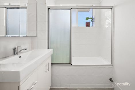 Property photo of 4/43 Fifth Avenue Sandgate QLD 4017
