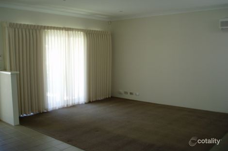 Property photo of 2/6 Valley Road Halls Head WA 6210