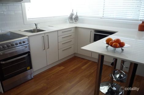 Property photo of 1/4 Mosbri Crescent The Hill NSW 2300