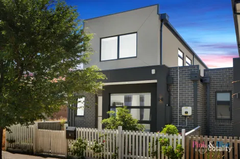 8 Primrose Ave, Rockbank, VIC 3335