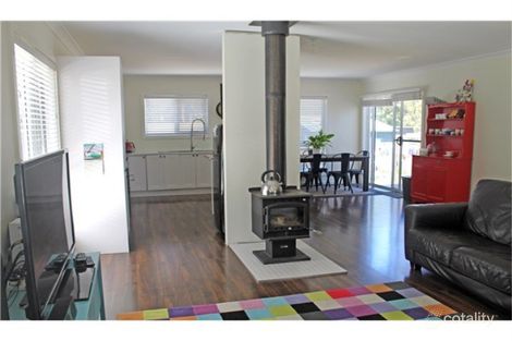 Property photo of 62 Karoola Crescent Surfside NSW 2536