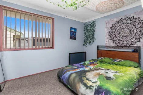 Property photo of 10 Sapphire Drive Tarro NSW 2322