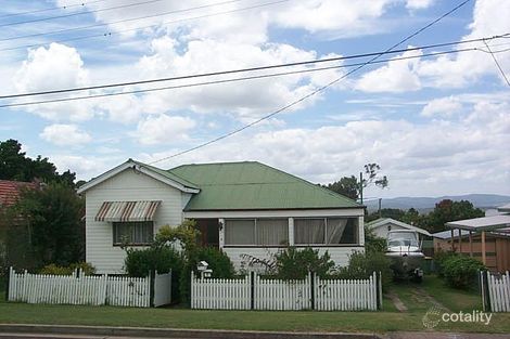 4 Stuart St, Eastern Heights, QLD 4305