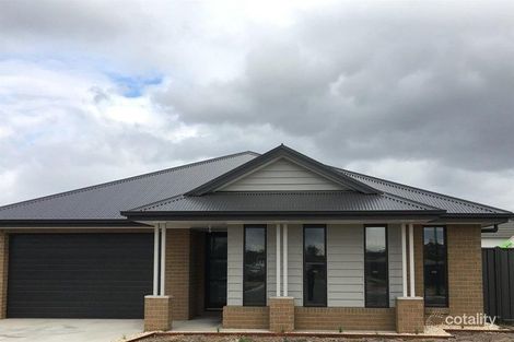 9 Wattlebird St, Stratford, VIC 3862