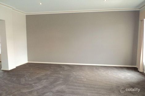 Property photo of 18 Argyle Crescent Alfredton VIC 3350