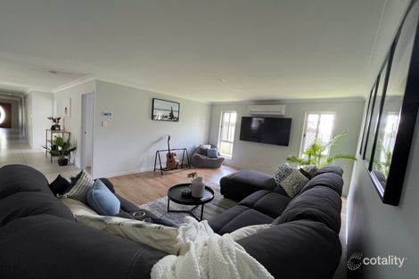 12 Anlaby Dr, Pimpama, QLD 4209