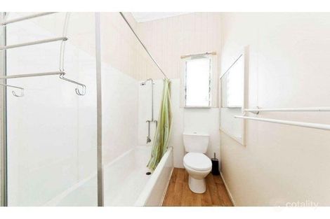 Property photo of 3 Park Road West Dutton Park QLD 4102